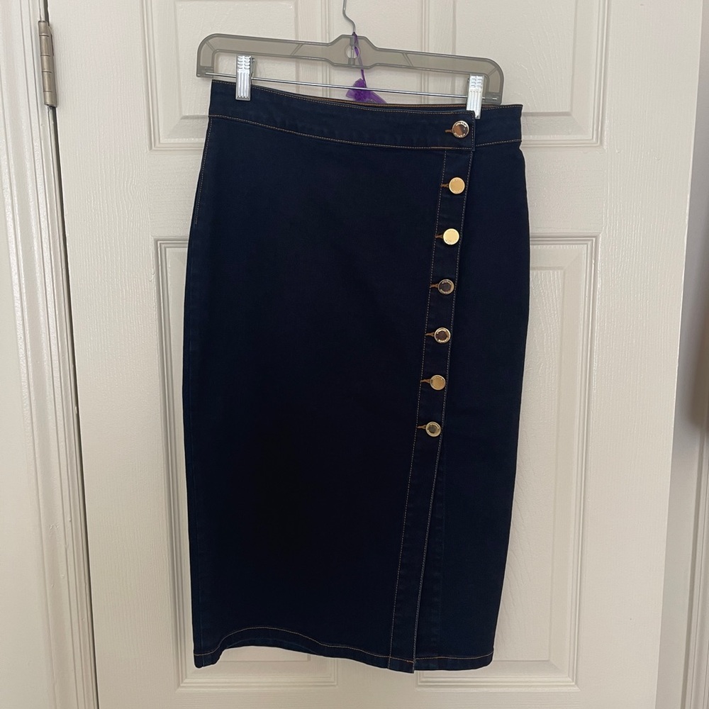 Uterque denim skirt with buttons NEVER WORN size 28 / EU 38